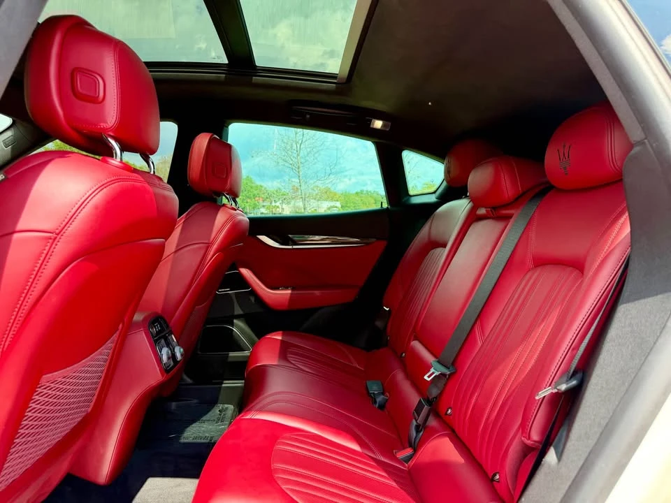 2017 Maserati Levante - Image 11 of 16