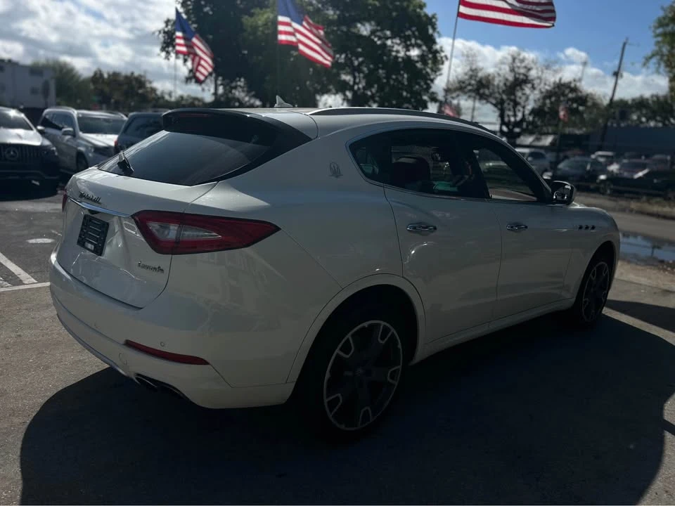 2017 Maserati Levante - Image 17 of 20