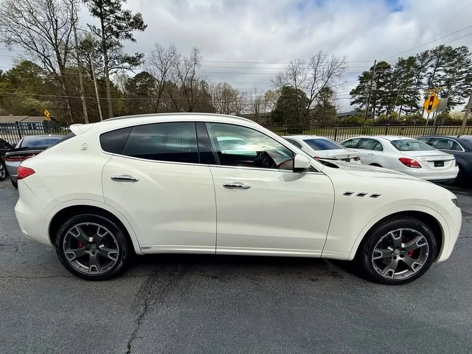 2017 Maserati Levante - Image 8 of 20