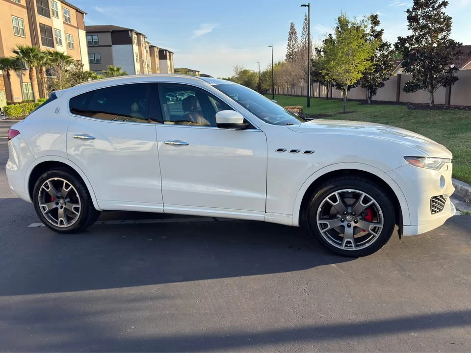 2017 Maserati Levante - Image 4 of 16