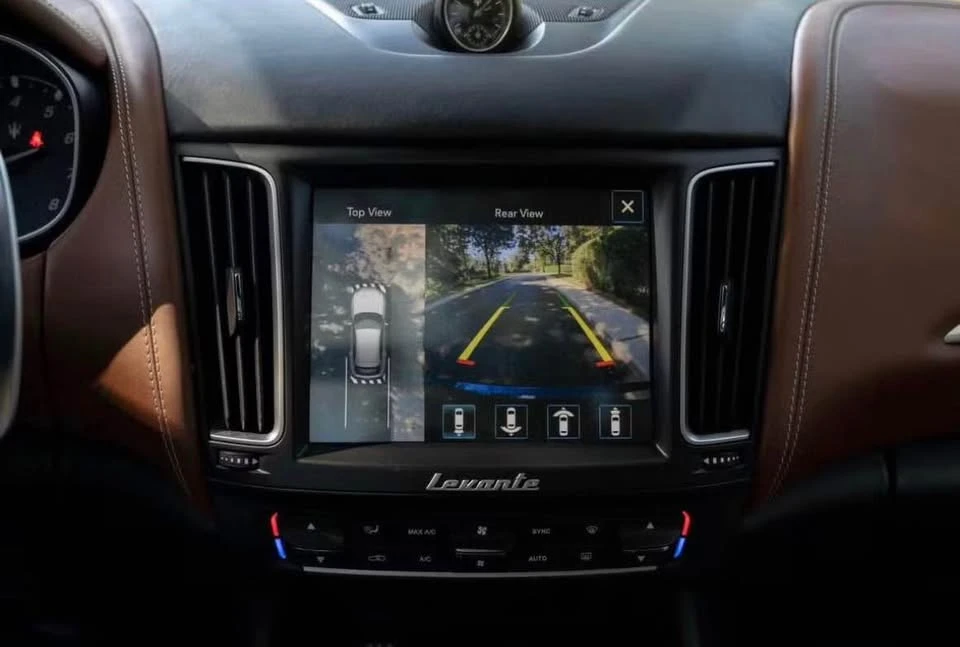 2017 Maserati Levante - Image 8 of 8