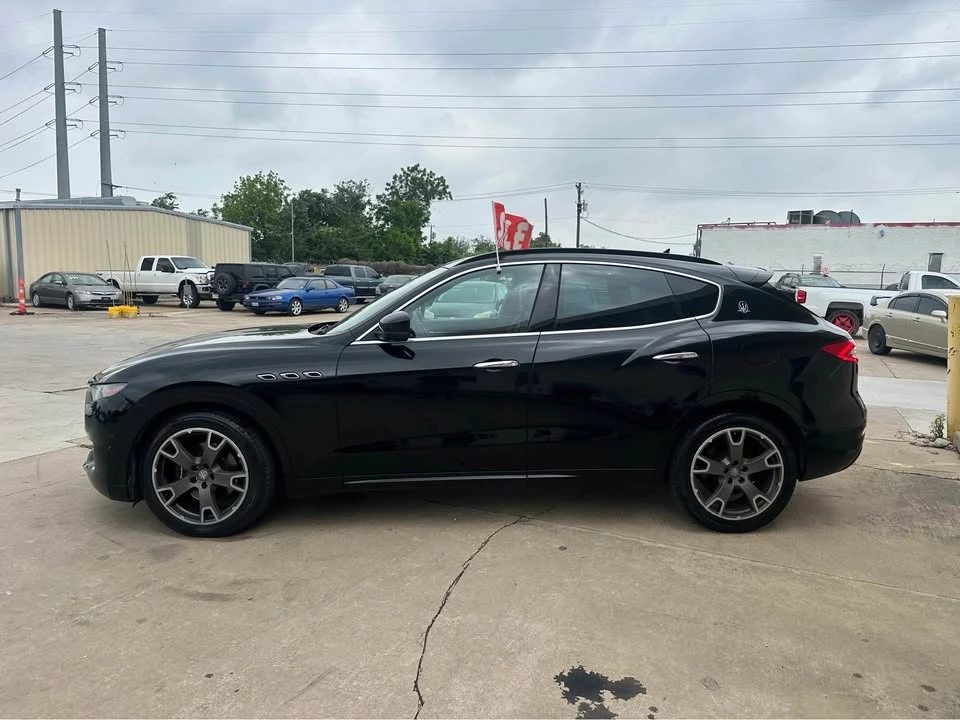 2017 Maserati Levante - Image 2 of 12