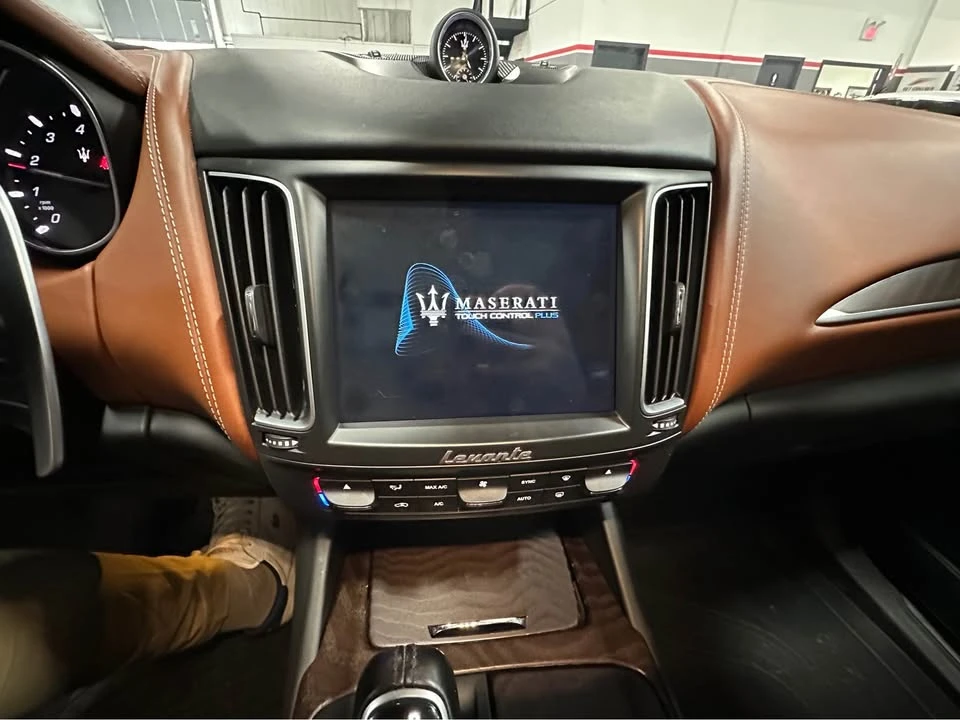 2017 Maserati Levante - Image 7 of 9
