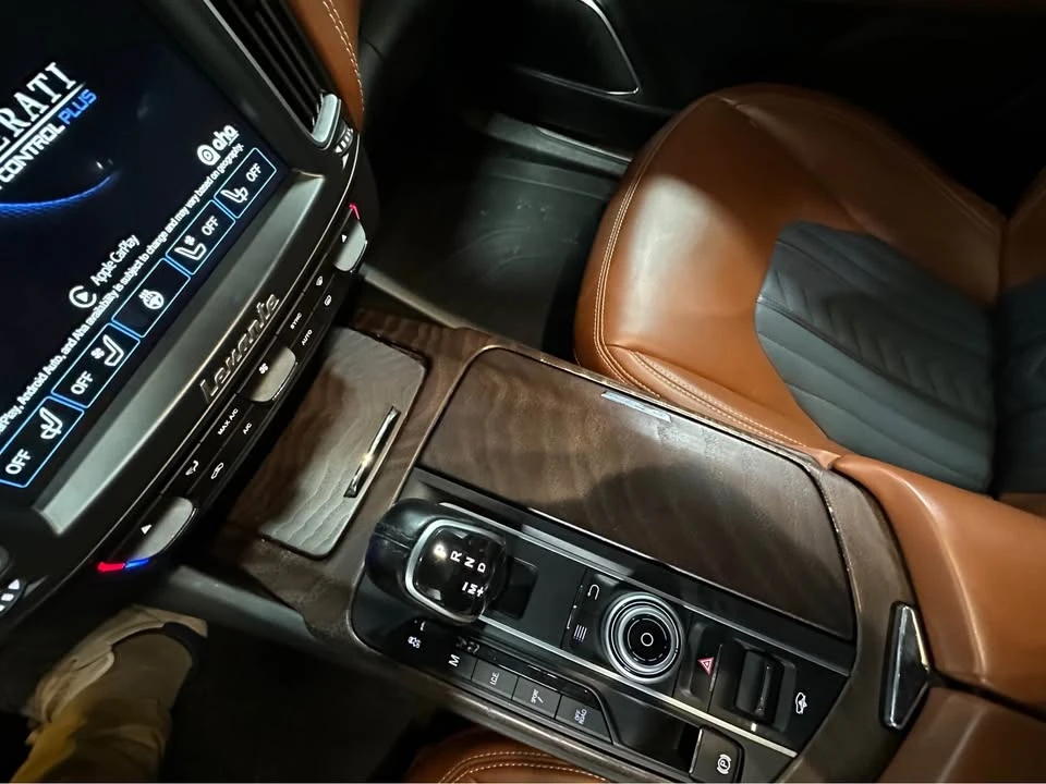 2017 Maserati Levante - Image 8 of 9