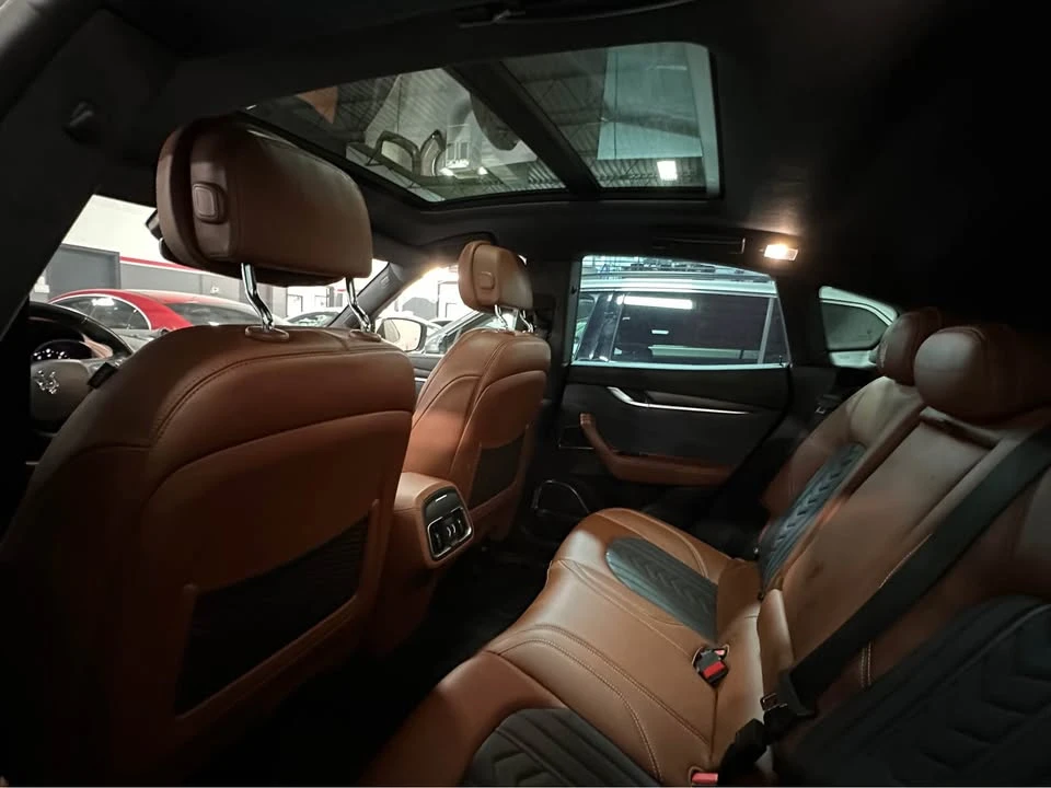2017 Maserati Levante - Image 9 of 9