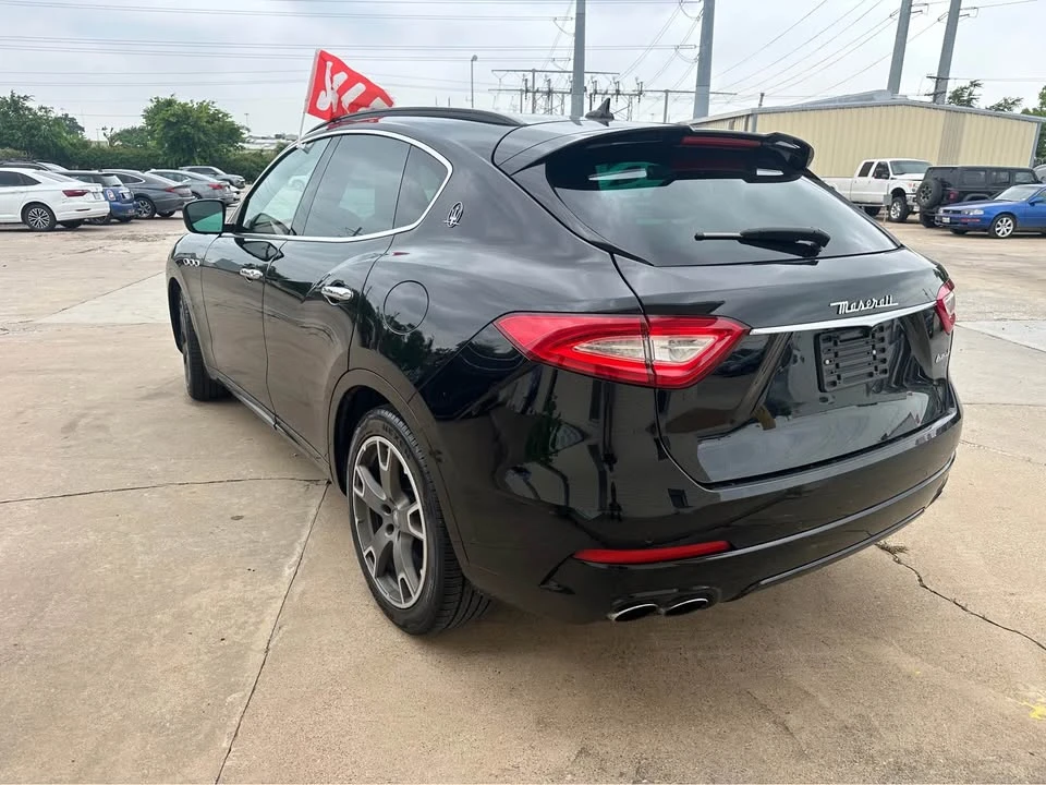 2017 Maserati Levante - Image 3 of 12