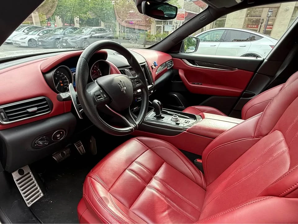 2017 Maserati Levante - Image 6 of 11