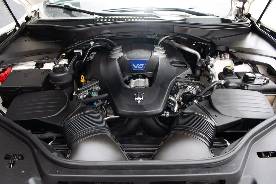 2017 Maserati Levante - Image 16 of 16