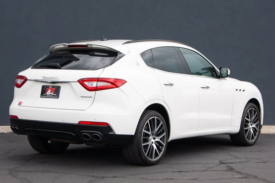 2017 Maserati Levante - Image 5 of 16