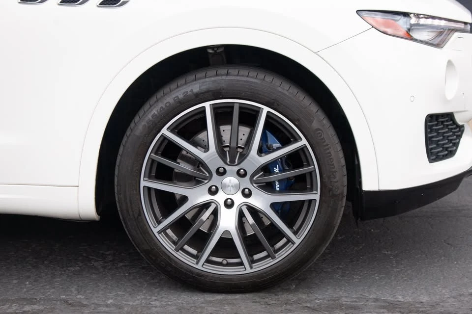 2017 Maserati Levante - Image 7 of 16