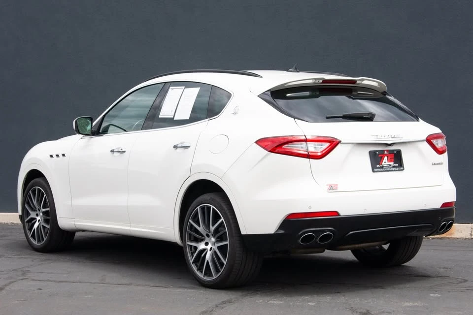 2017 Maserati Levante - Image 2 of 16