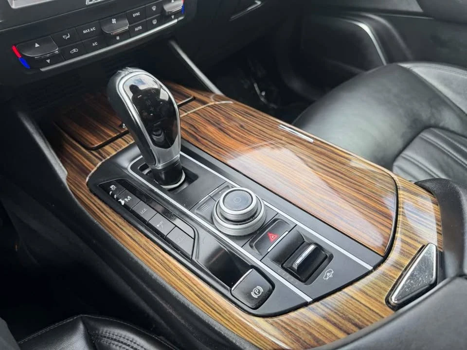 2017 Maserati Levante - Image 19 of 20