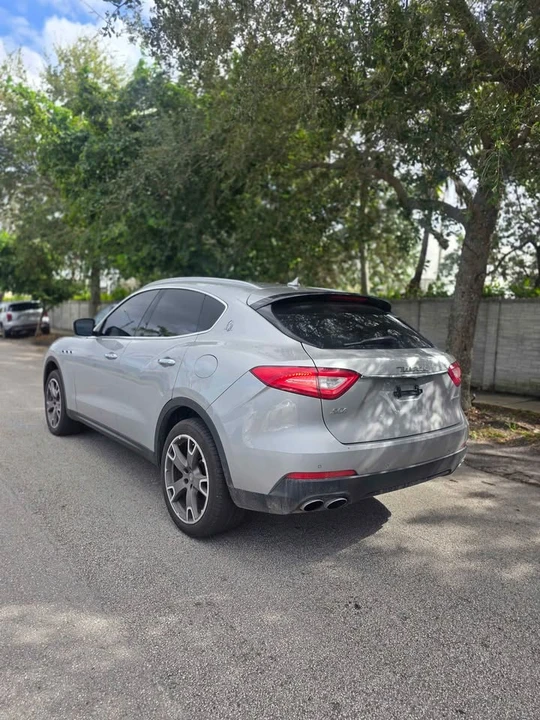 2017 Maserati Levante - Image 4 of 10