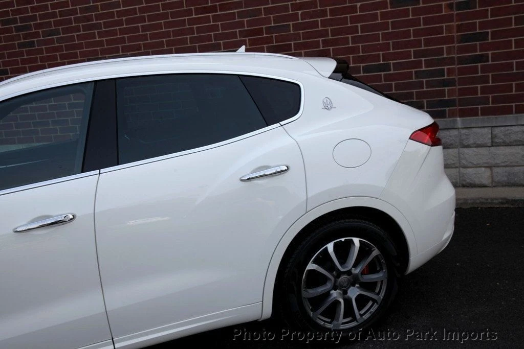 2017 Maserati Levante - Image 6 of 12