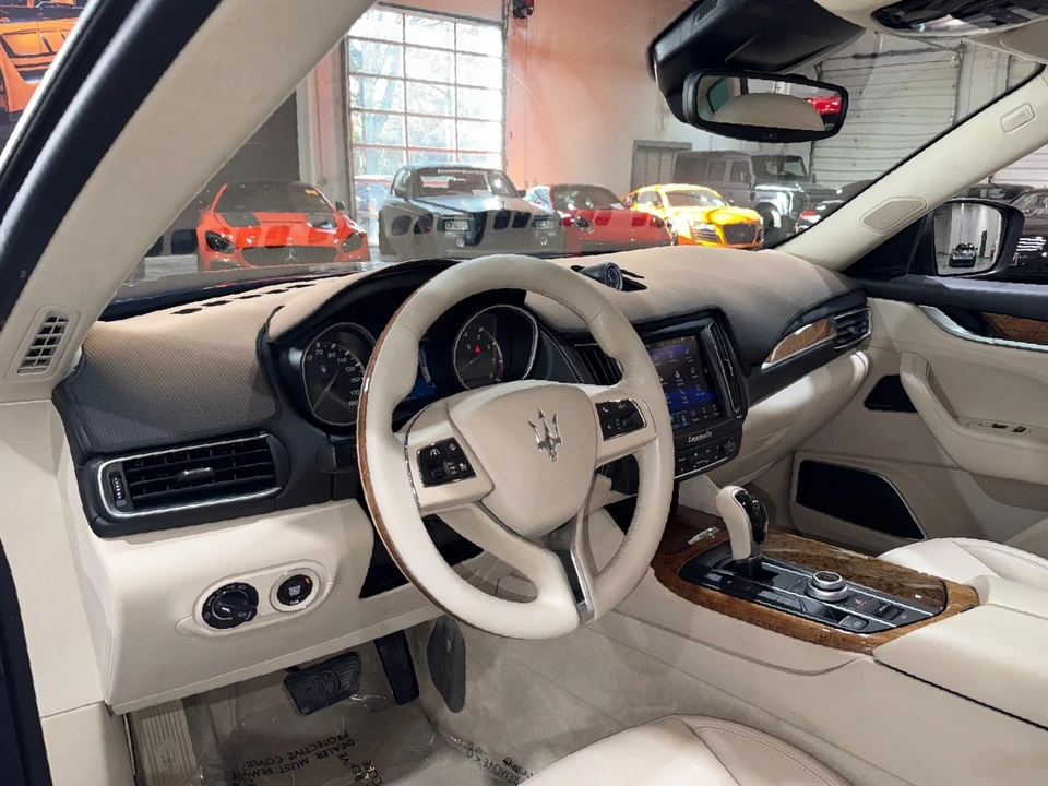 2017 Maserati Levante - Image 7 of 12