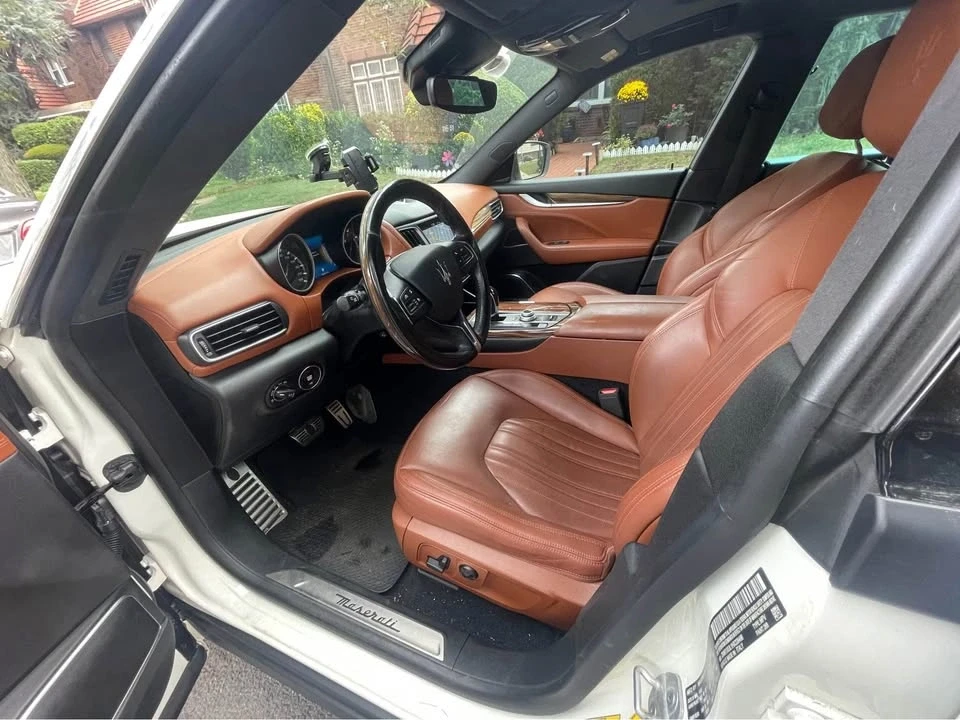 2017 Maserati Levante - Image 5 of 10