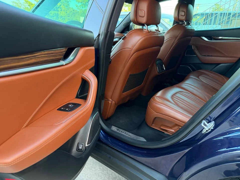 2017 Maserati Levante - Image 6 of 12