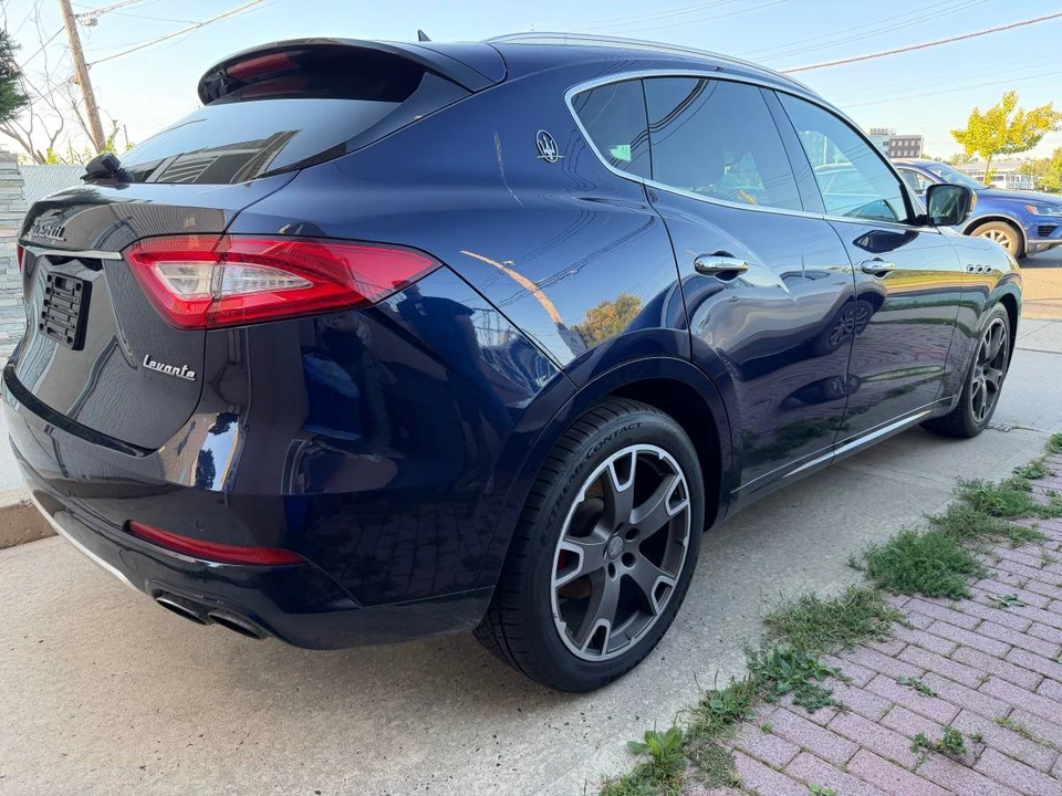 2017 Maserati Levante - Image 4 of 12