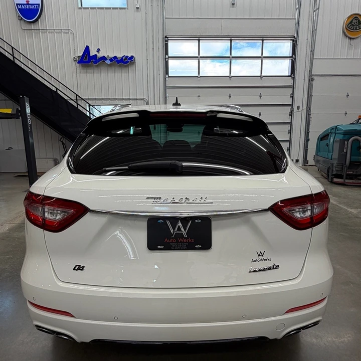 2017 Maserati Levante - Image 4 of 25