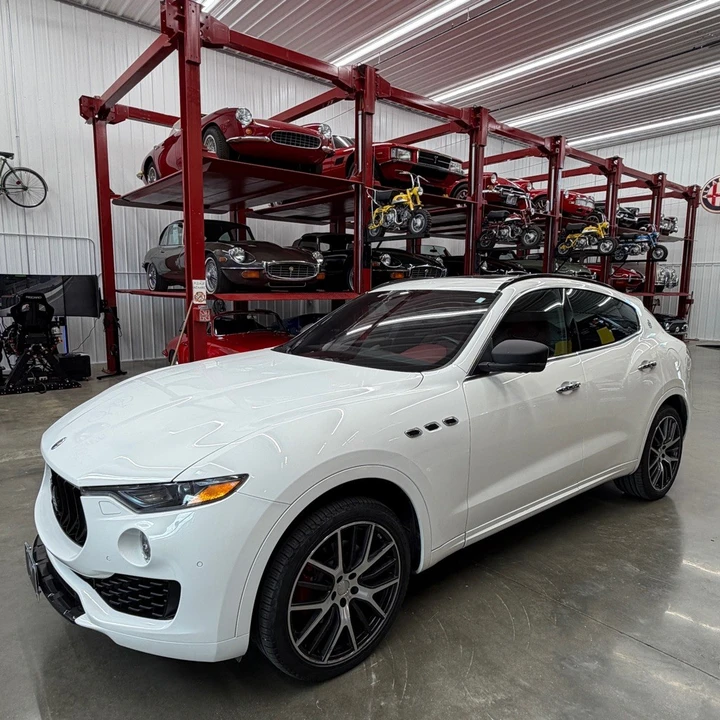 2017 Maserati Levante - Image 2 of 25