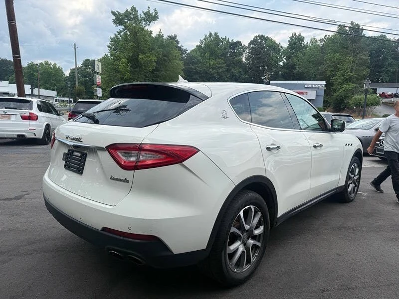 2017 Maserati Levante - Image 4 of 11