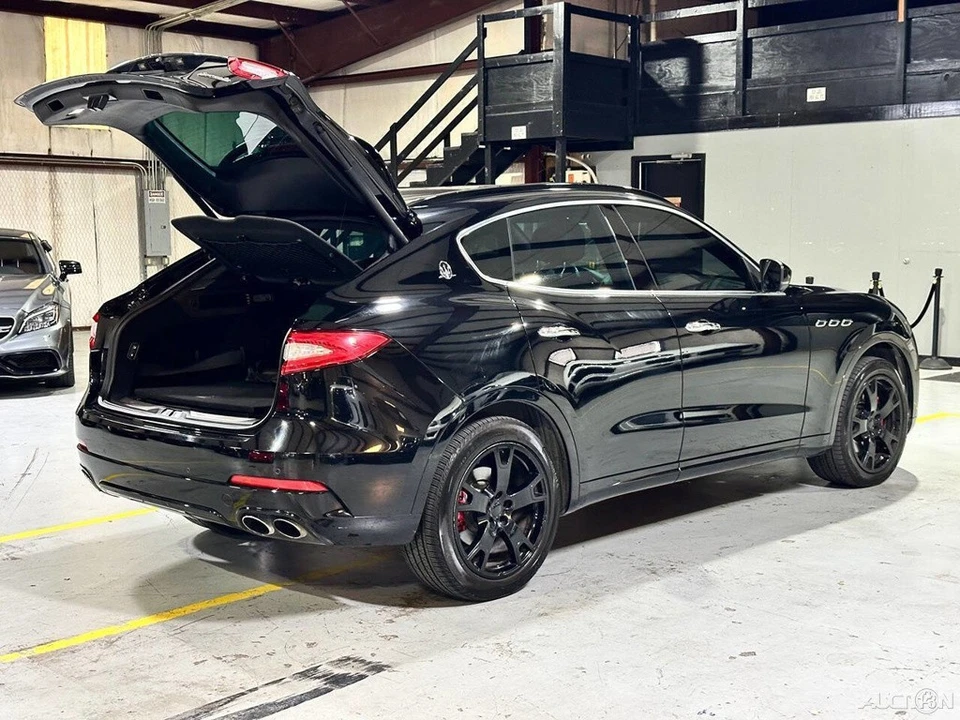 2017 Maserati Levante - Image 21 of 24