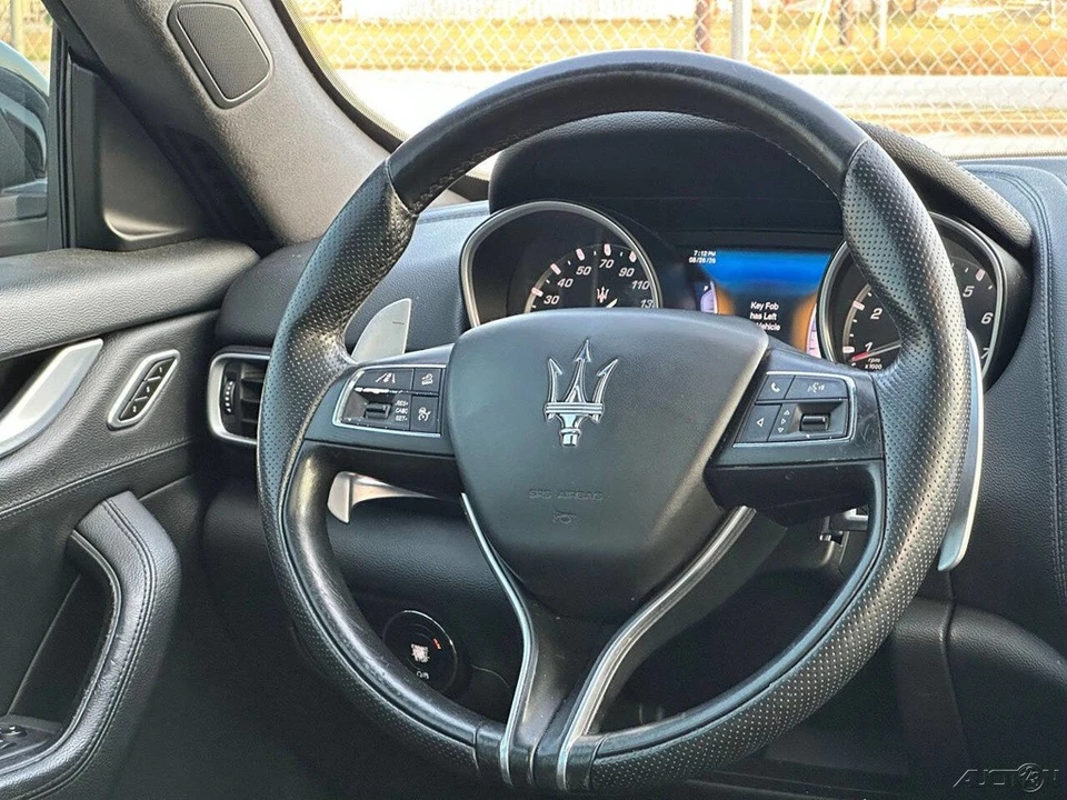 2017 Maserati Levante - Image 19 of 24