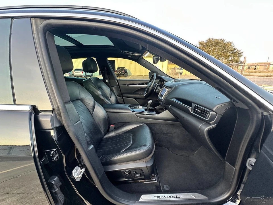 2017 Maserati Levante - Image 11 of 24