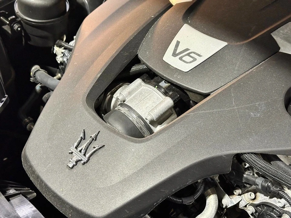 2017 Maserati Levante - Image 16 of 24