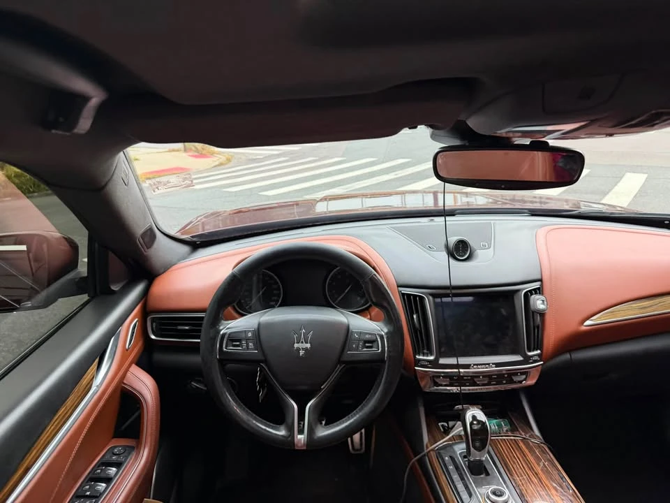 2017 Maserati Levante - Image 14 of 18