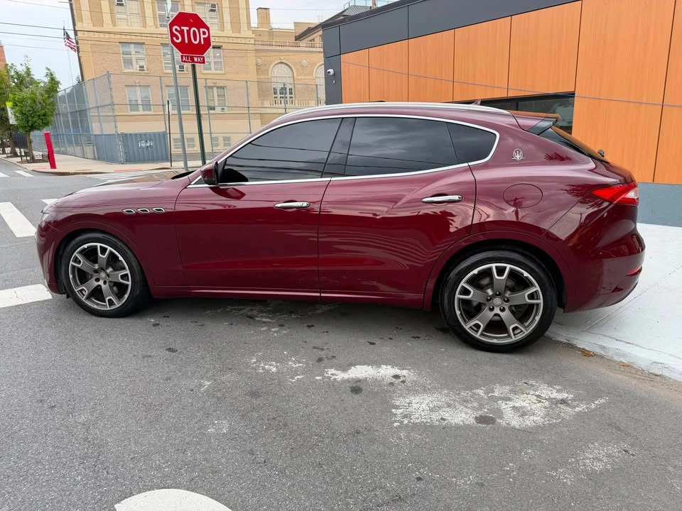 2017 Maserati Levante - Image 7 of 18