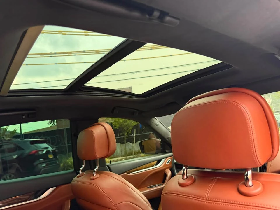 2017 Maserati Levante - Image 11 of 18