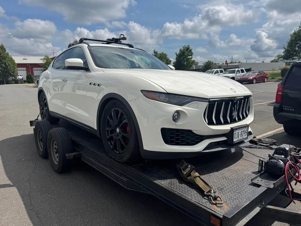 2017 Maserati Levante - Image 2 of 5