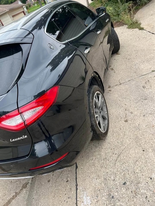 2017 Maserati Levante - Image 6 of 12
