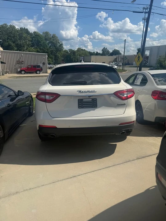 2017 Maserati Levante - Image 4 of 6