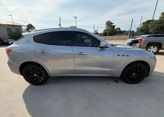 2017 Maserati Levante - Image 2 of 12