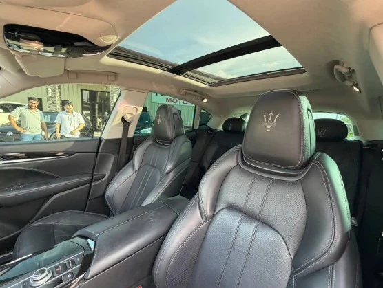 2017 Maserati Levante - Image 11 of 12