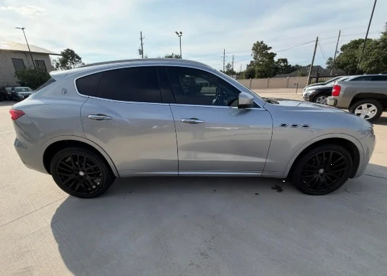 2017 Maserati Levante - Image 2 of 12