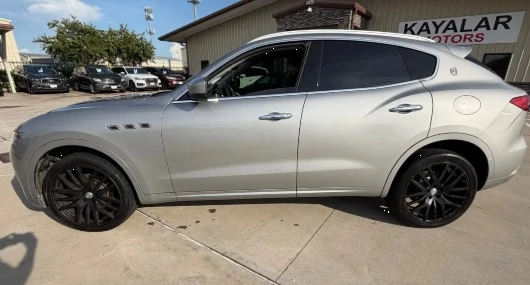 2017 Maserati Levante - Image 3 of 12