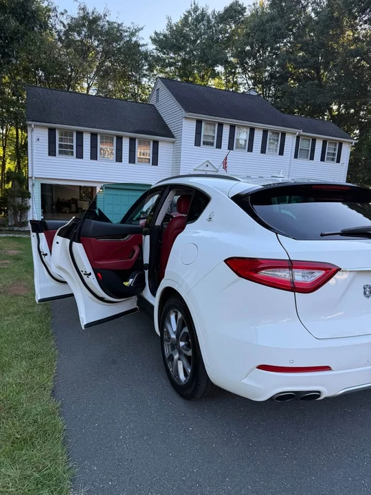 2017 Maserati Levante - Image 2 of 12