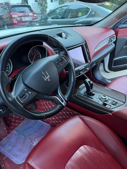 2017 Maserati Levante - Image 5 of 12
