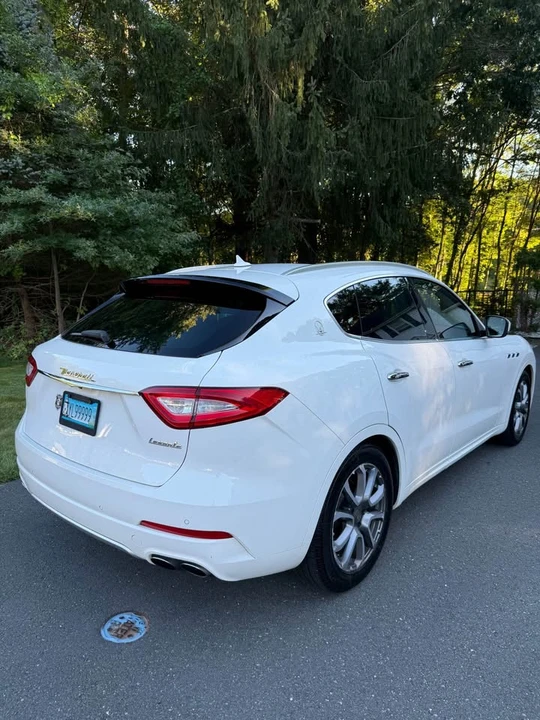2017 Maserati Levante - Image 3 of 12