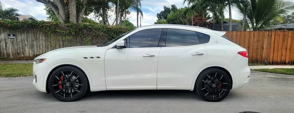 2017 Maserati Levante - Image 8 of 17