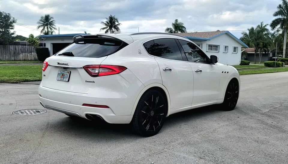 2017 Maserati Levante - Image 5 of 17