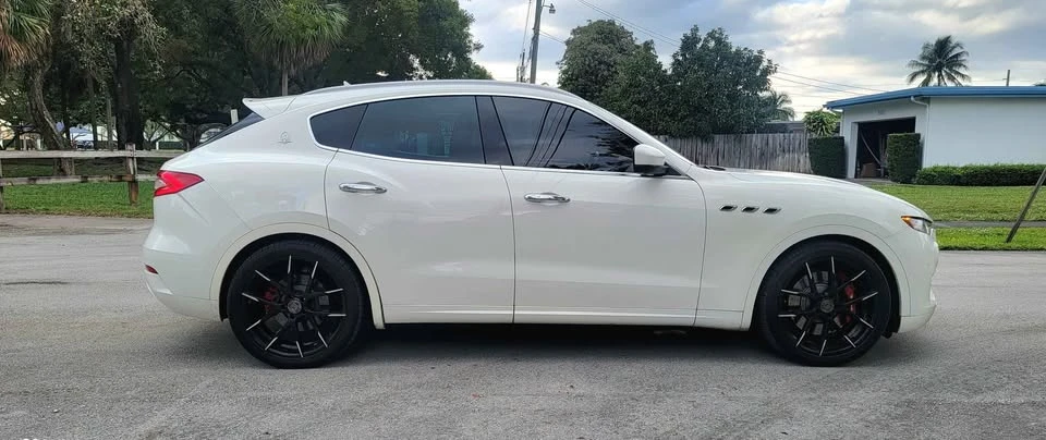 2017 Maserati Levante - Image 4 of 17