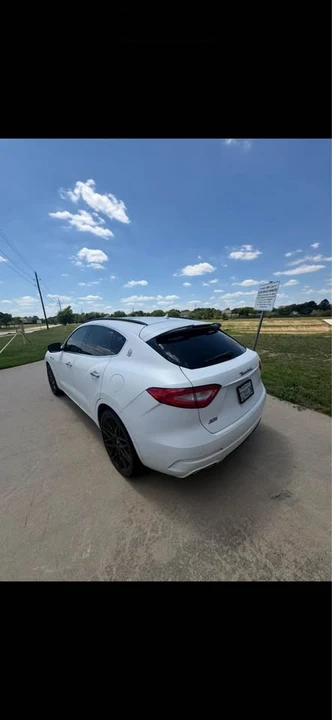 2017 Maserati Levante - Image 4 of 6