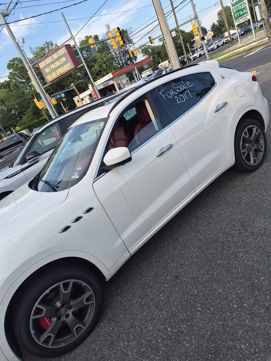 2017 Maserati Levante - Image 2 of 8