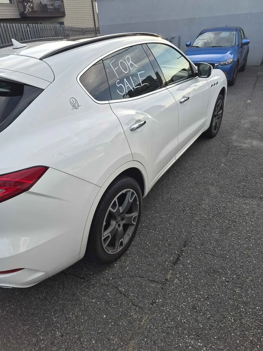 2017 Maserati Levante - Image 6 of 8