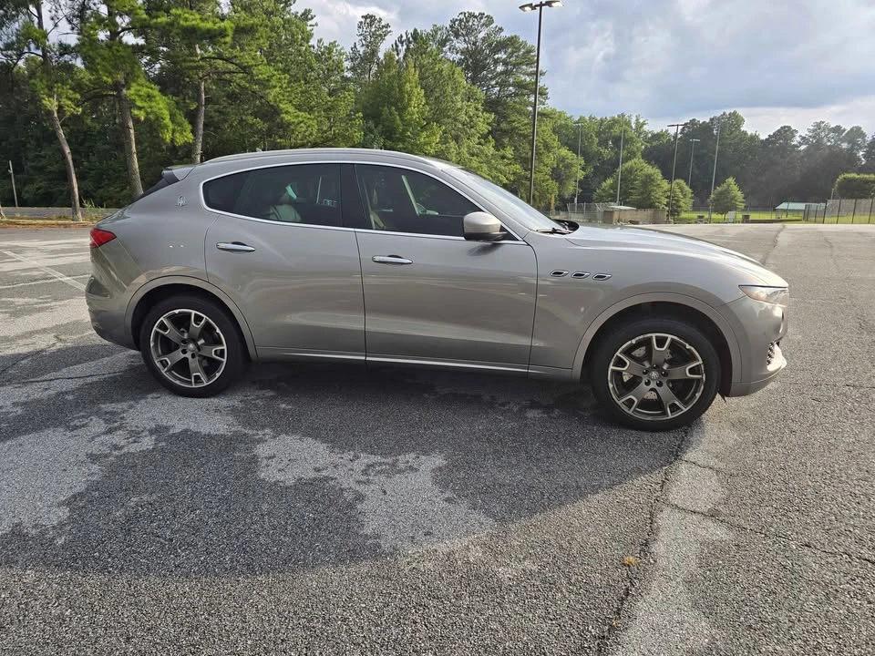 2017 Maserati Levante - Image 7 of 20