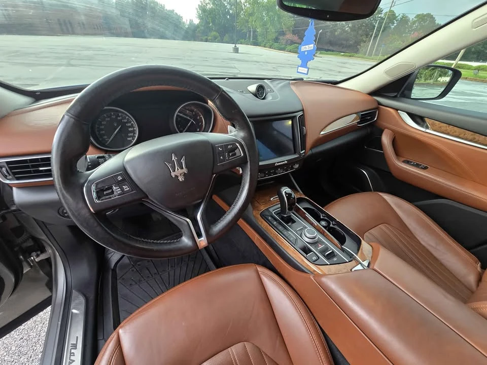 2017 Maserati Levante - Image 11 of 20